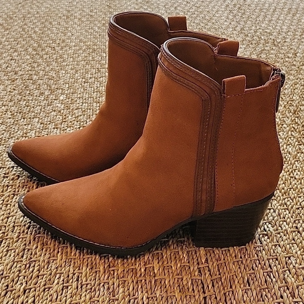 JUST FAB keke faux suede ankle boots. Trimmed in faux leather. Size is 6. - Picture 2 of 12